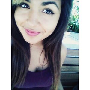 Meet your Posher, Anahi